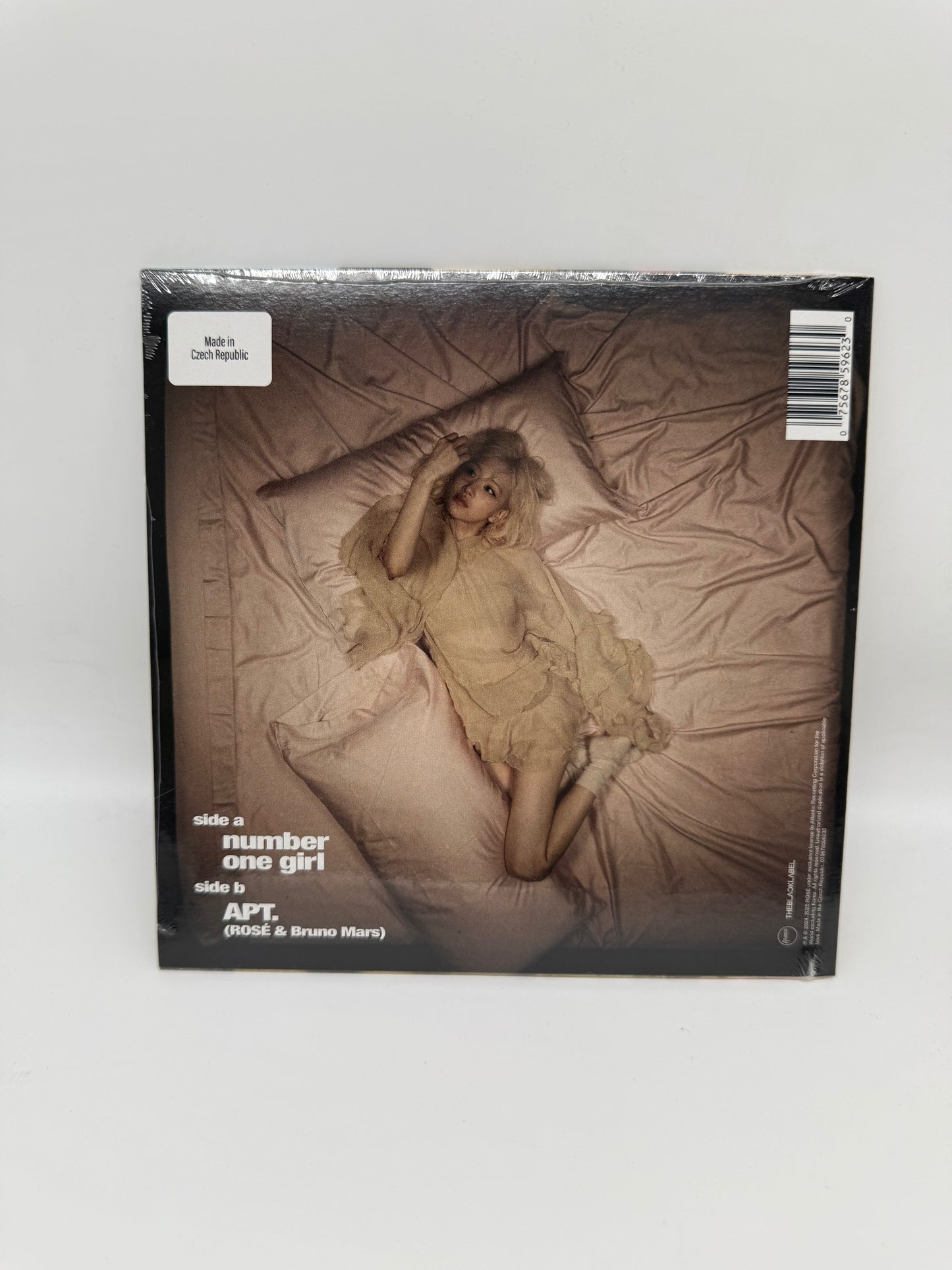 ROSÉ - Number one girl / APT UO Exclusive 7-inch