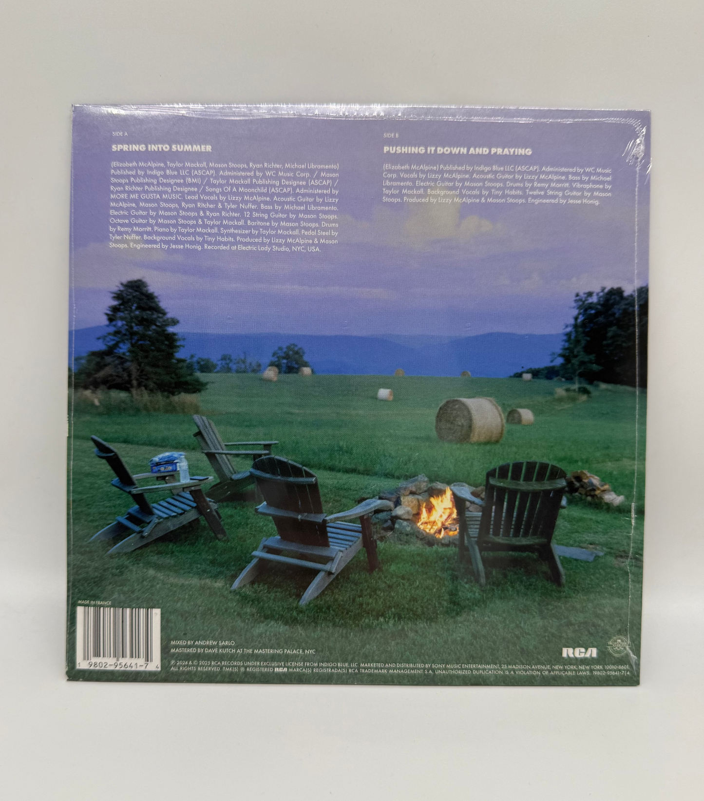 Lizzie Mcalpine - Spring Into Summer / Pushing It Down And Praying UO Exclusive 7 inch Single