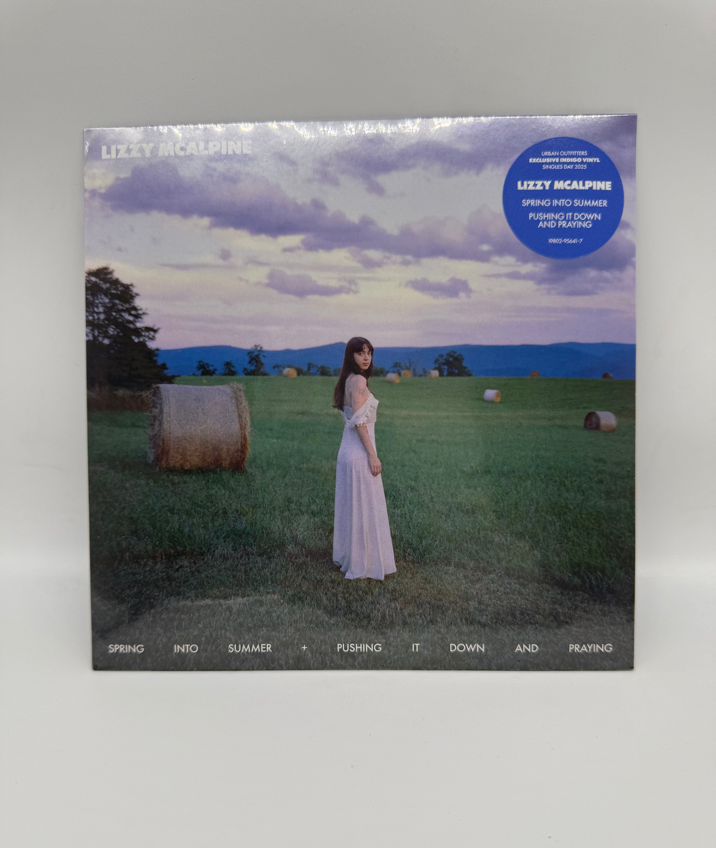 Lizzie Mcalpine - Spring Into Summer / Pushing It Down And Praying UO Exclusive 7 inch Single